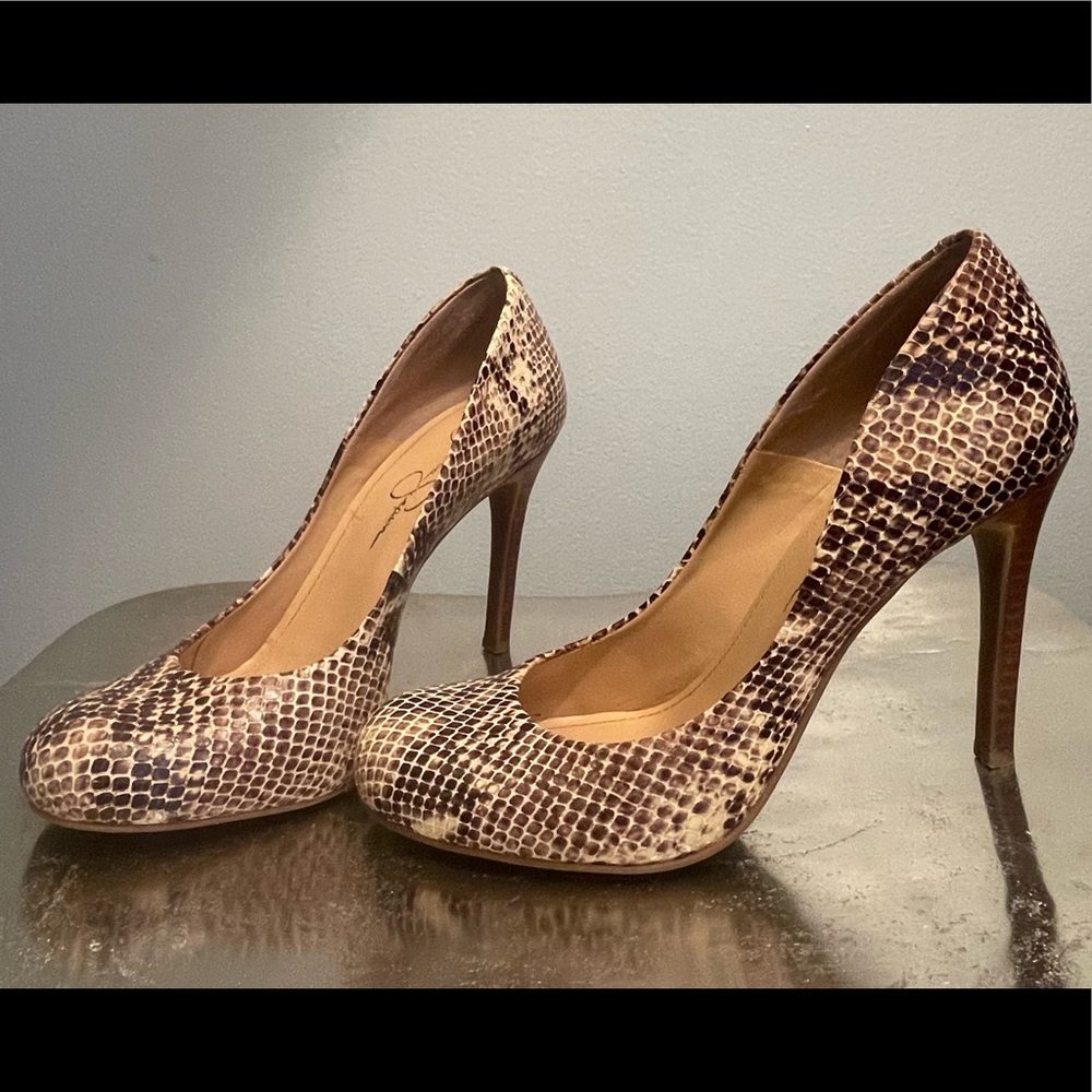 EUC Jessica Simpson Calie Snake Leather Pump